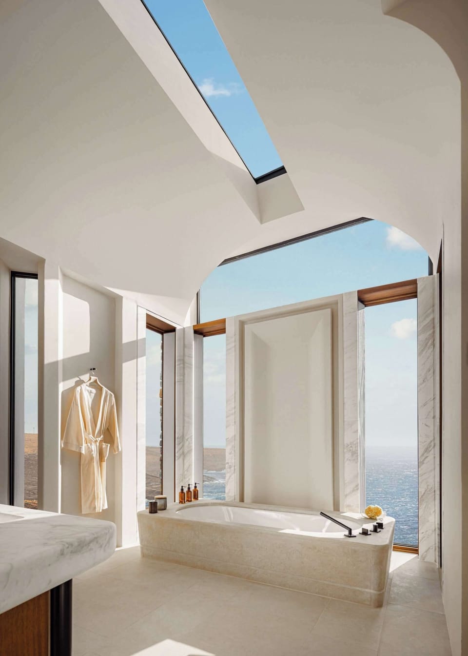 Separate tub and shower, deep soaking tub, free toiletries, hair dryer