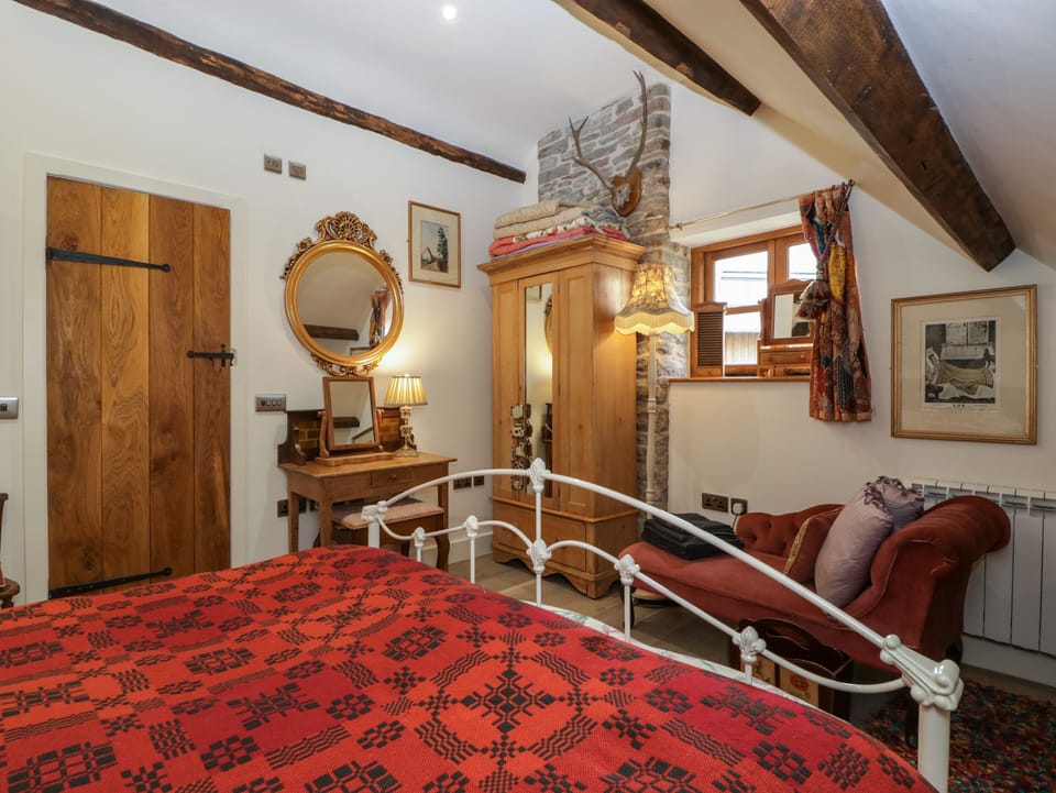 Hoarders Cottage Cottage in Hay-on-Wye