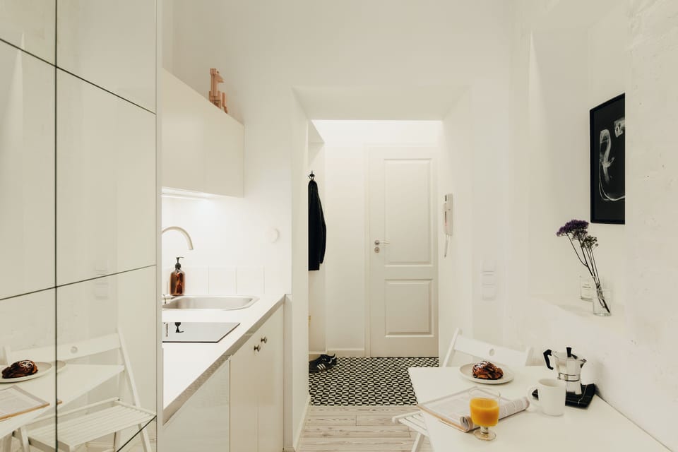 City Apartment, 1 Double Bed, Kitchenette, Courtyard View | Private kitchen | Mini-fridge, microwave, stovetop, coffee/tea maker