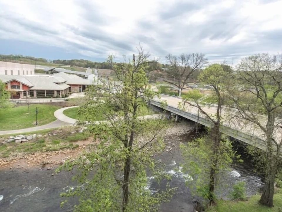 Bear Crossing 402 Sleeps 8 - Private Balcony with River View from your Pigeon Forge Condo