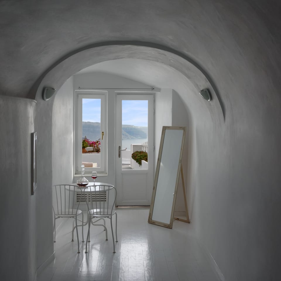 1st room, entrance