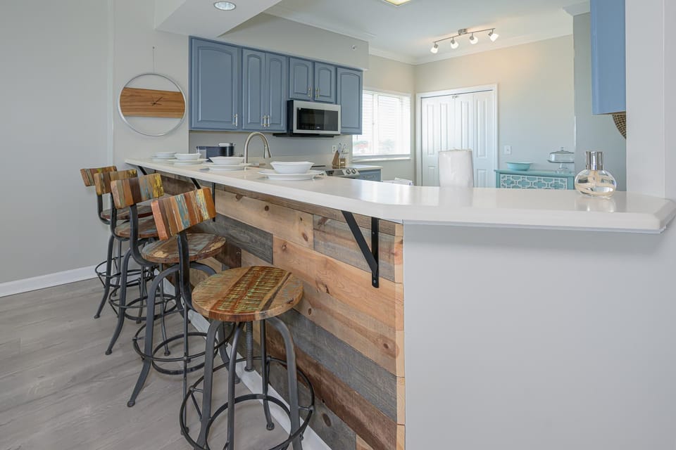 The breakfast bar accommodates seating for 4!