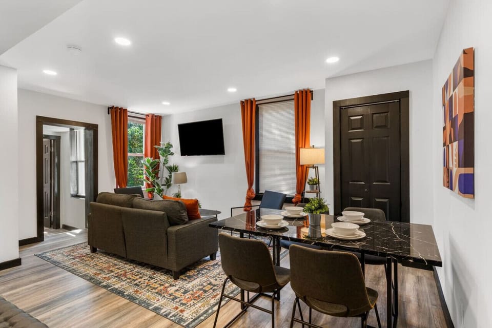 ☀️ Vibrant Living Room Retreat – A stylish space with chic décor and scenic views perfect for relaxing or entertaining in comfort.