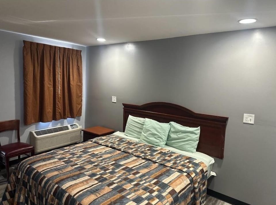 Deluxe Single Room | Individually decorated, individually furnished, desk, free WiFi