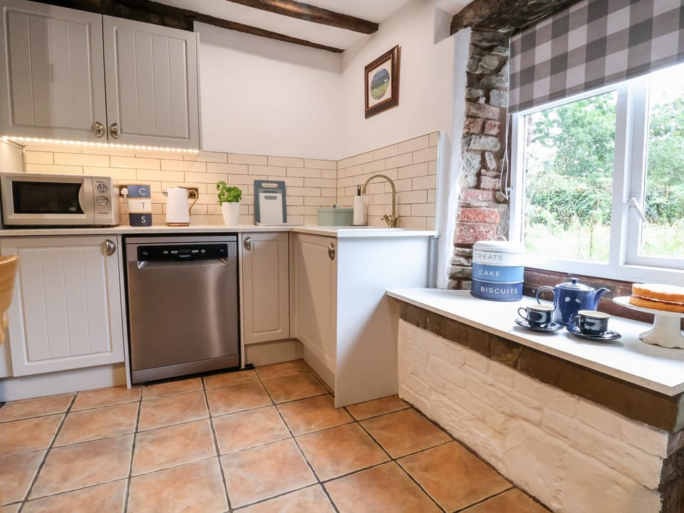Dishwasher, electric kettle, toaster, cookware/dishes/utensils