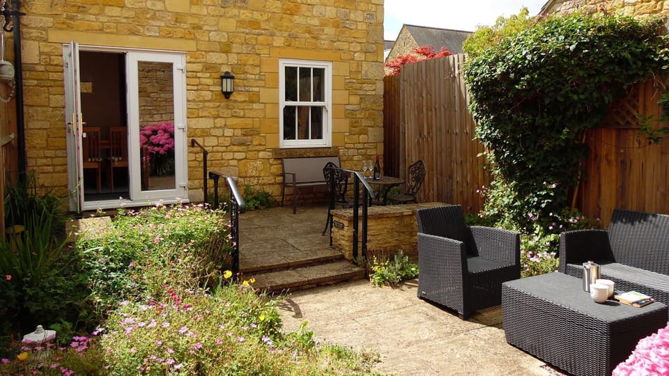 Garden, Bumble Cottage, Bolthole Retreats