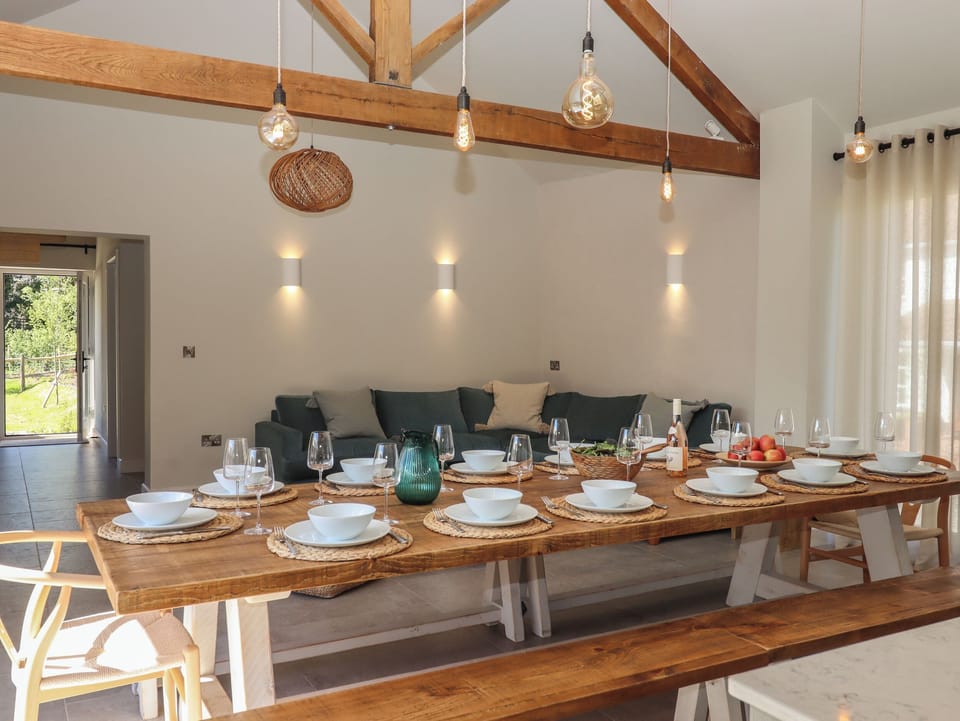 Cottage | Dining
