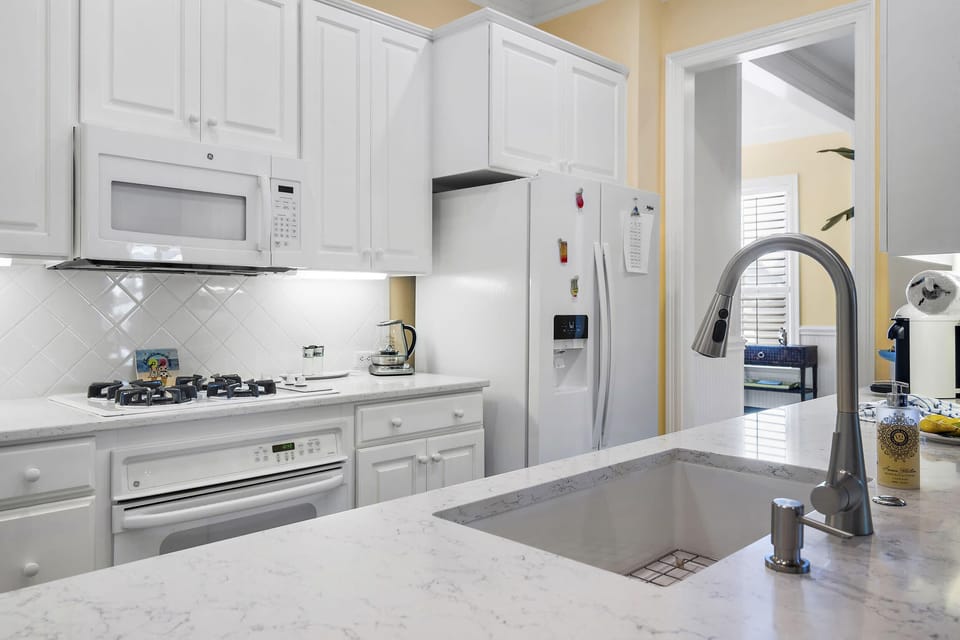 Fully Appointed Kitchen!