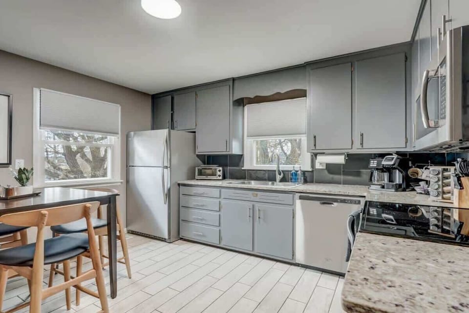 Explore our fully equipped kitchen, a culinary haven with modern appliances, ample counter space, and a comprehensive selection of utensils. From the sleek stove to the spacious refrigerator, it's designed for your culinary creativity to shine as you craft your perfect recipes.