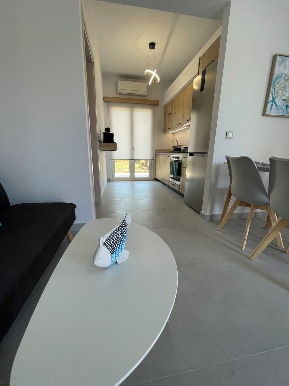 Apartment, 2 Bedrooms, Accessible, Smoking | Living room