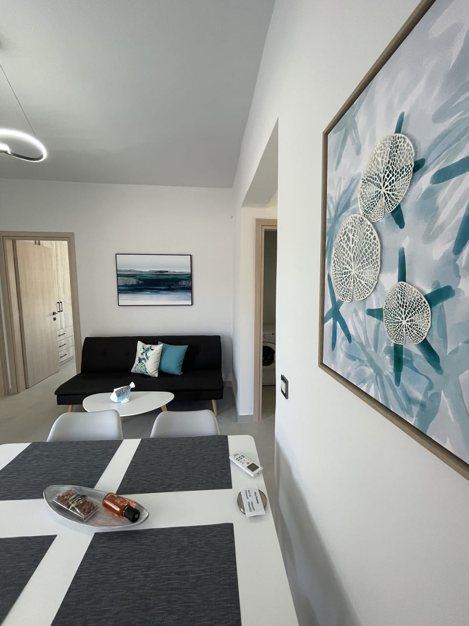 Apartment, 2 Bedrooms, Accessible, Smoking | Living room