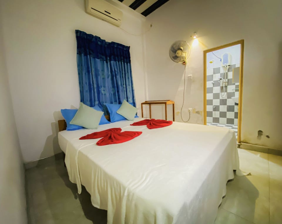 Deluxe Double Room | Individually furnished, desk, soundproofing, iron/ironing board