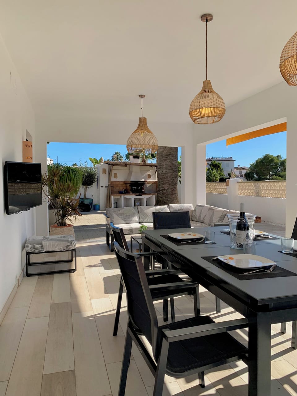 Outdoor dining