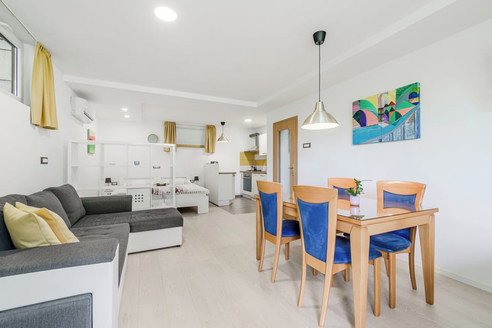 living room and kitchen apartment Arena