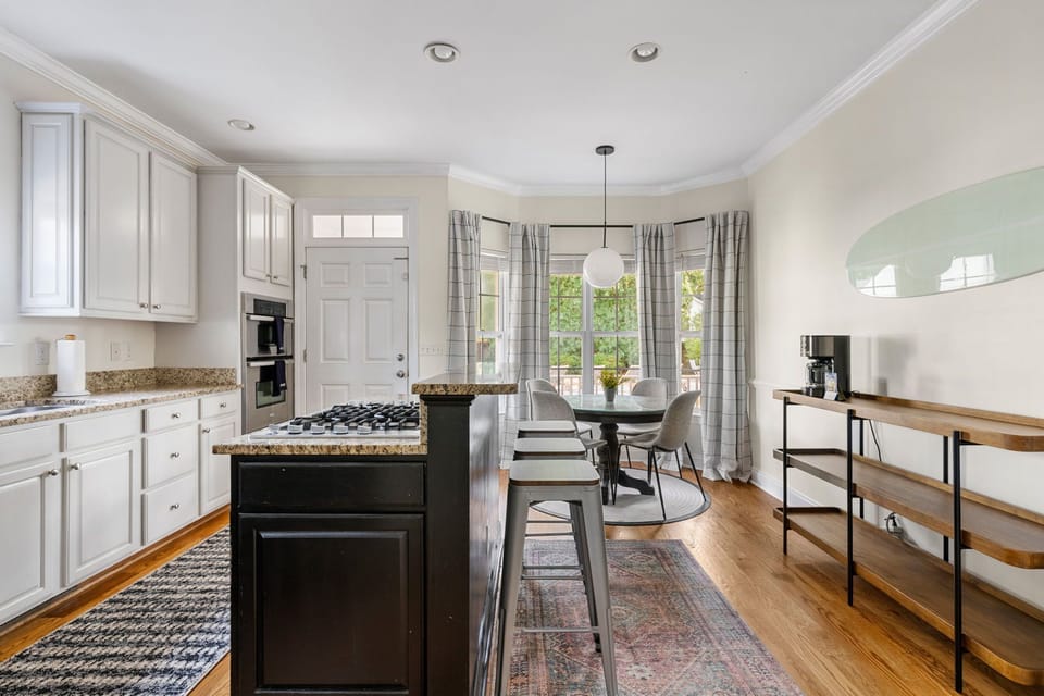 Private Pool in Park Circle! | The Shady Oak