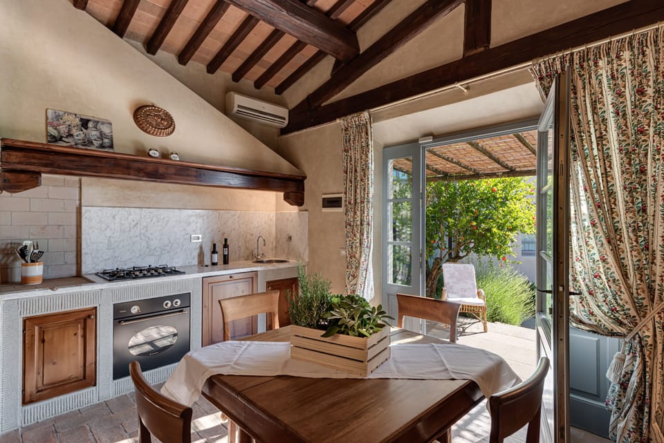 Romantic Cottage | Private kitchen | Full-size fridge, oven, stovetop, highchair