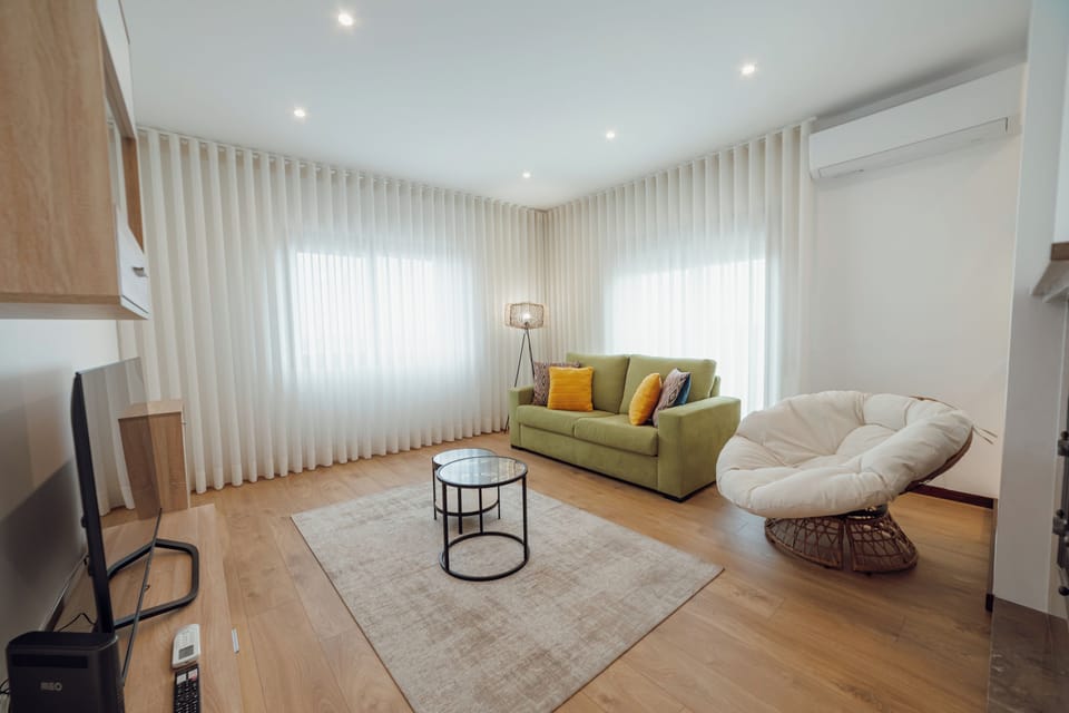 Deluxe Apartment, Sea View | Living area