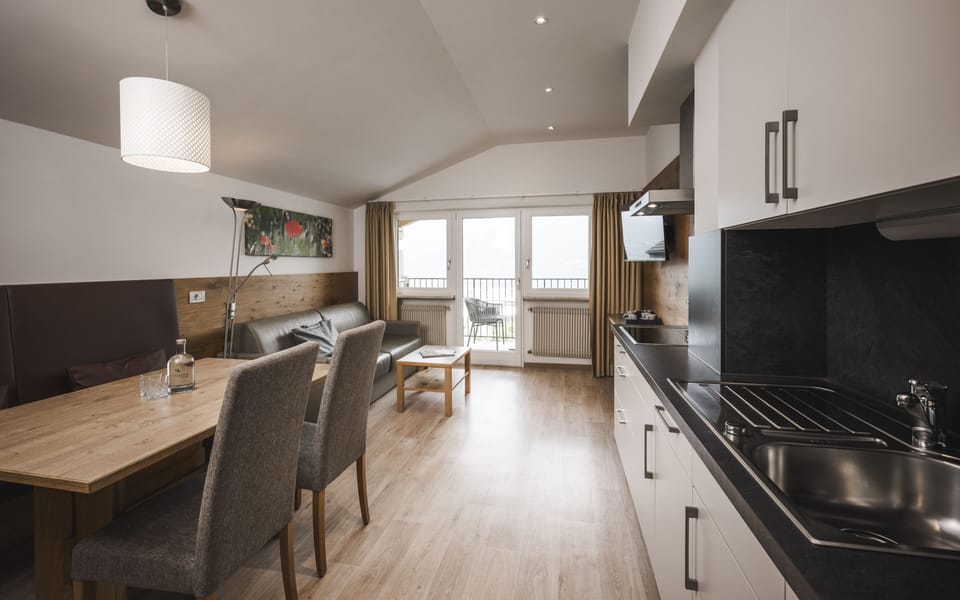 Apartment | Minibar, in-room safe, soundproofing, bed sheets