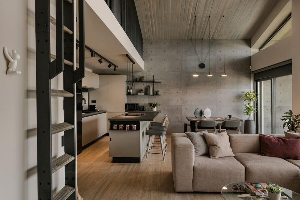 House | 2 bedrooms, desk