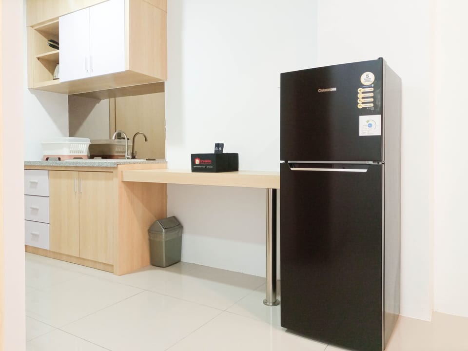 Studio | Private kitchen | Full-size fridge, stovetop, electric kettle