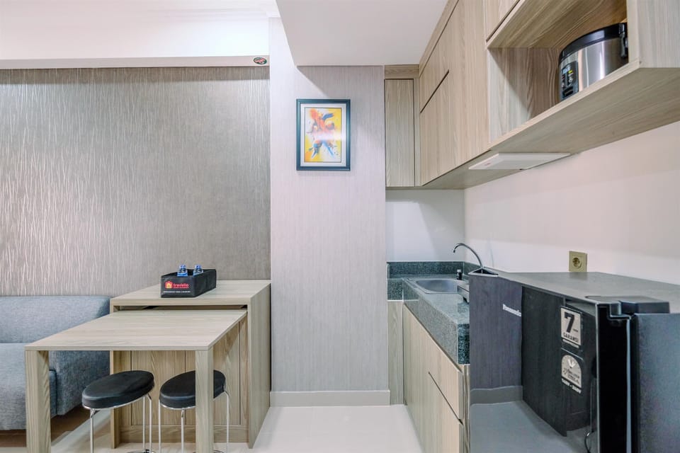Apartment | Private kitchen | Full-size fridge, stovetop