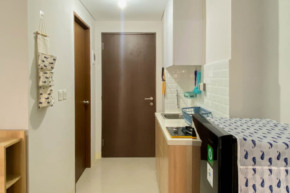 Apartment | Private kitchen | Full-size fridge, stovetop