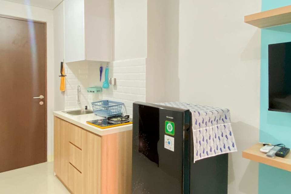 Apartment | Private kitchen | Full-size fridge, stovetop