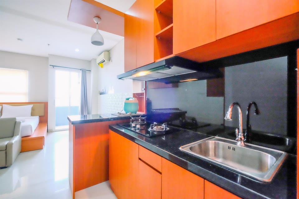 Studio | Private kitchen | Full-size fridge, stovetop