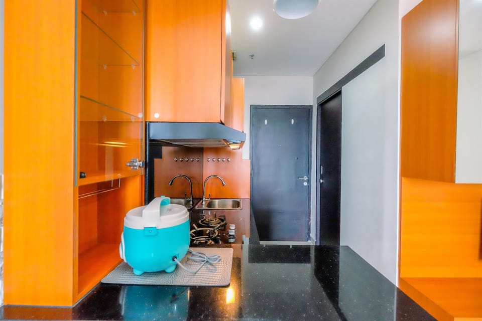 Studio | Private kitchen | Full-size fridge, stovetop