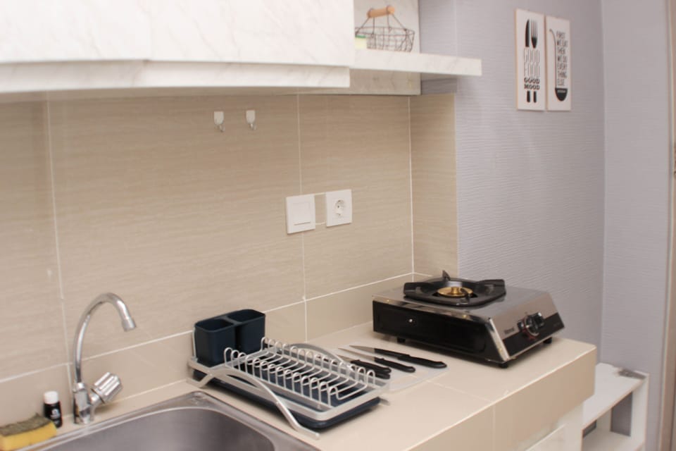 Studio | Private kitchen | Fridge, microwave, stovetop, rice cooker