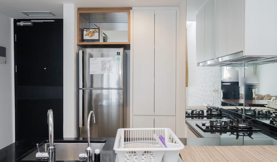 Apartment | Private kitchen | Full-size fridge, stovetop