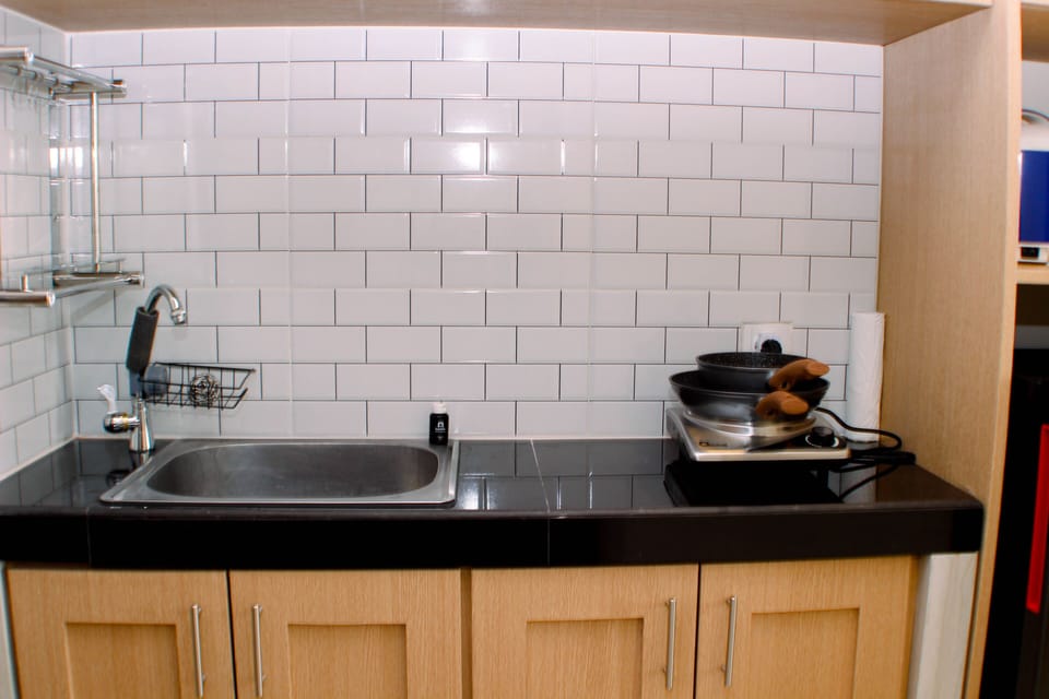 Studio | Private kitchen | Fridge, stovetop, rice cooker, dining tables