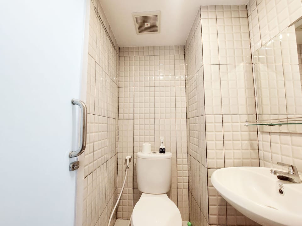Studio | Bathroom