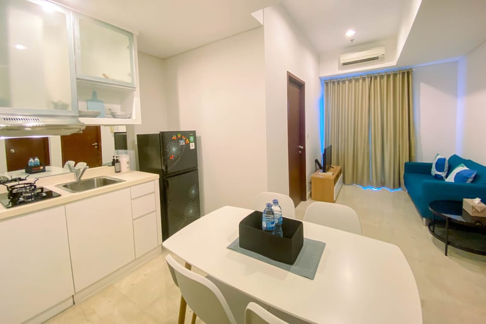 Apartment | Private kitchen | Full-size fridge, stovetop