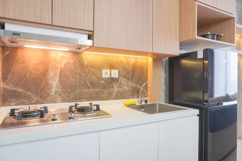 Apartment | Private kitchen | Full-size fridge, stovetop
