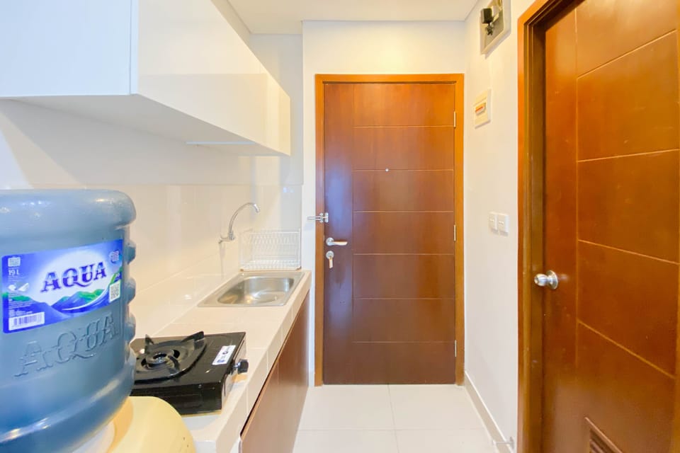 Studio | Private kitchen | Full-size fridge, stovetop