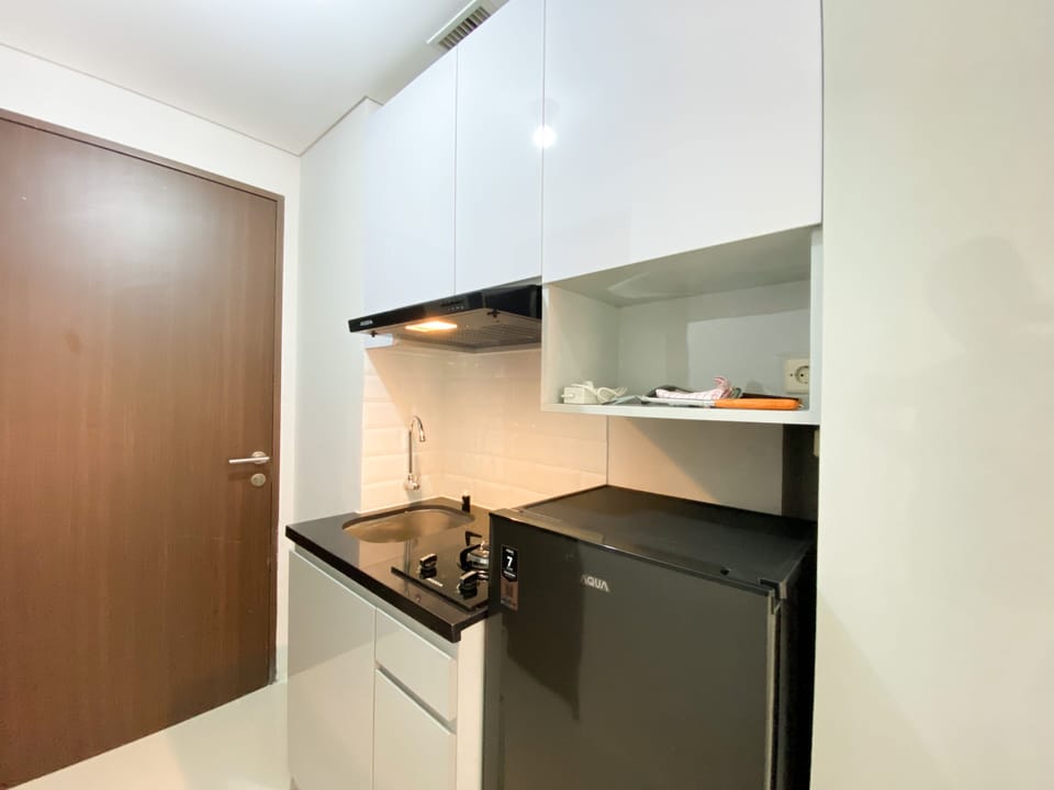 Studio | Private kitchen | Full-size fridge, stovetop