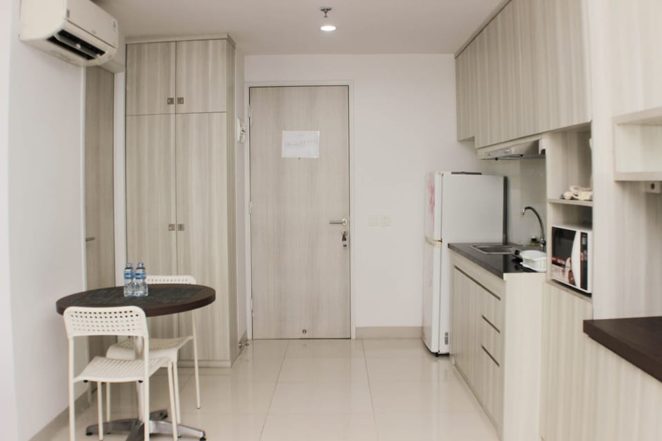 Studio | Private kitchen | Full-size fridge, stovetop