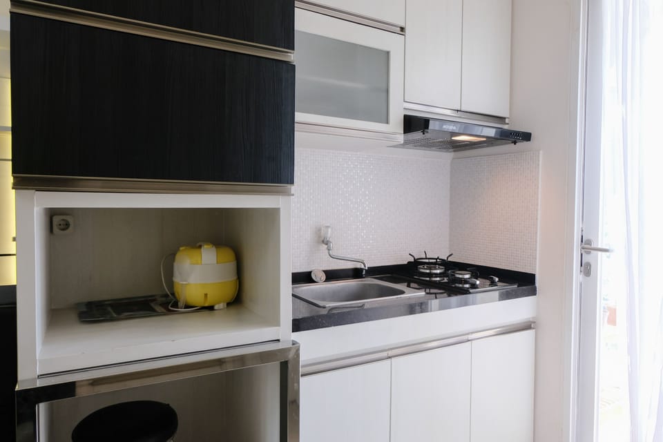 Apartment | Private kitchen | Full-size fridge, stovetop