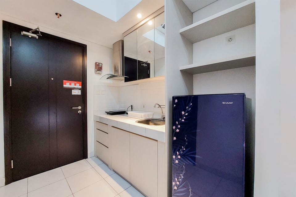 Studio | Private kitchen | Full-size fridge, stovetop