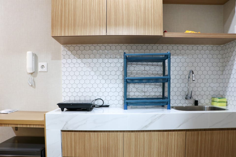 Studio | Private kitchen | Full-size fridge, stovetop