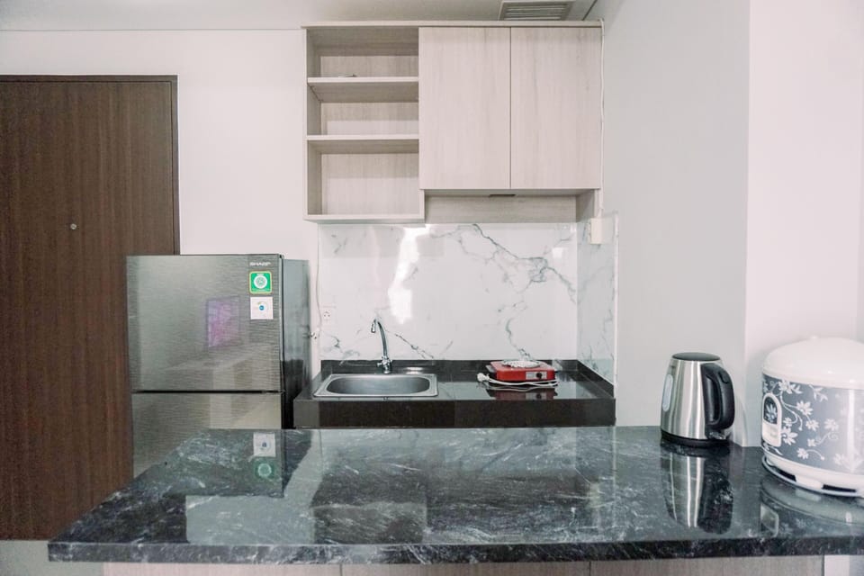 Apartment | Private kitchen | Fridge, stovetop, rice cooker