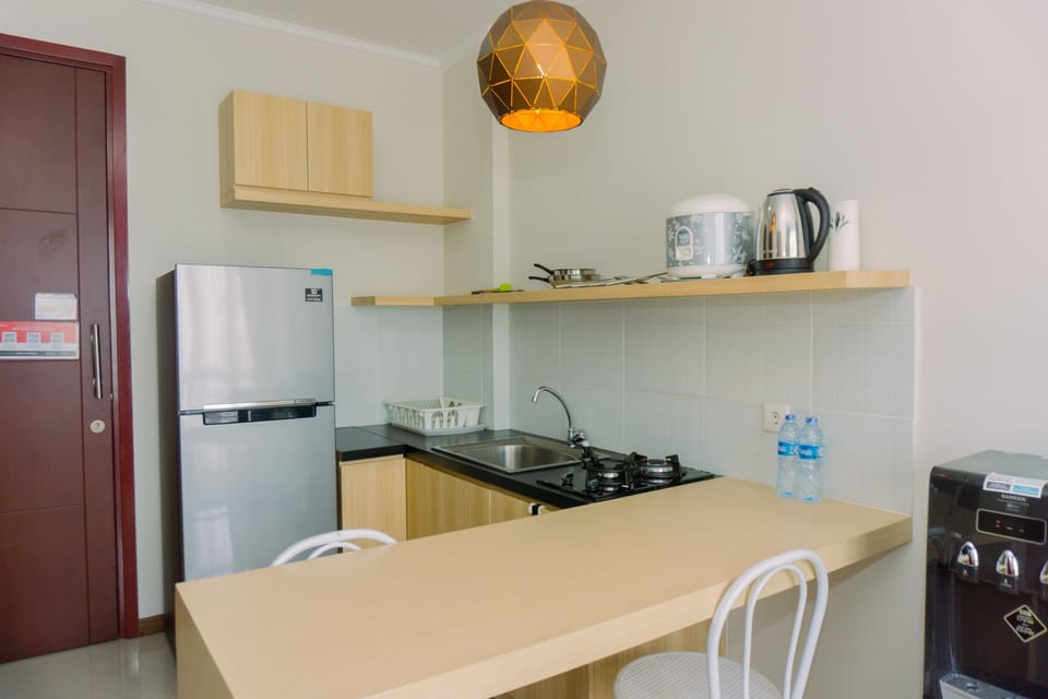 Apartment | Private kitchen | Full-size fridge, stovetop