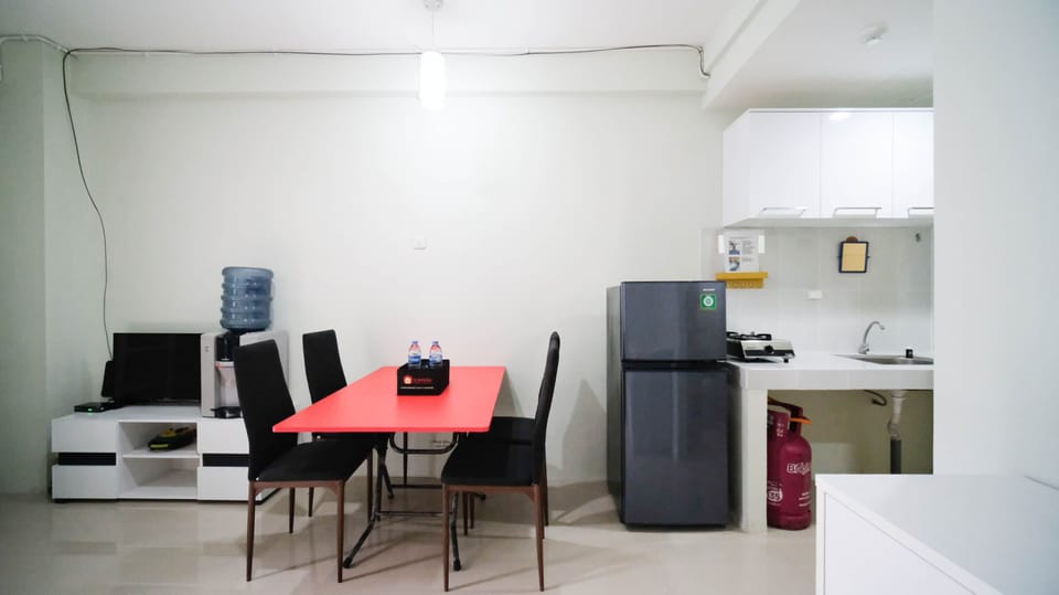 Apartment | Private kitchen | Full-size fridge, stovetop