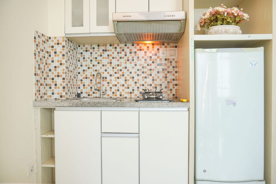 Apartment | Private kitchen | Fridge, stovetop, rice cooker