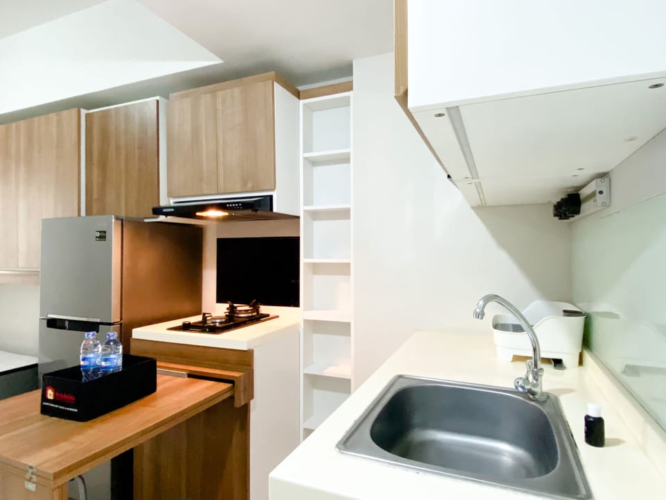 Apartment | Private kitchen | Full-size fridge, stovetop