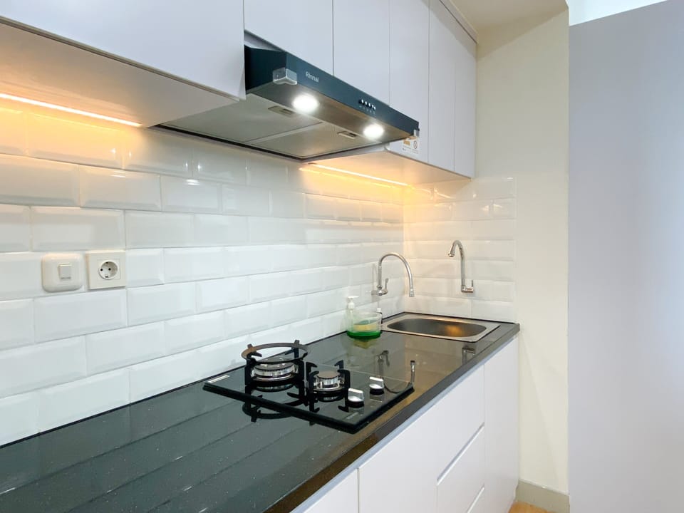 Studio | Private kitchen | Full-size fridge, stovetop