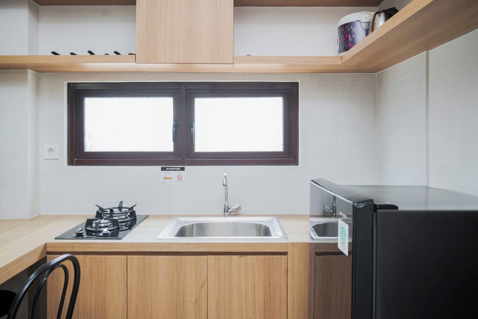 Apartment | Private kitchen | Full-size fridge, stovetop
