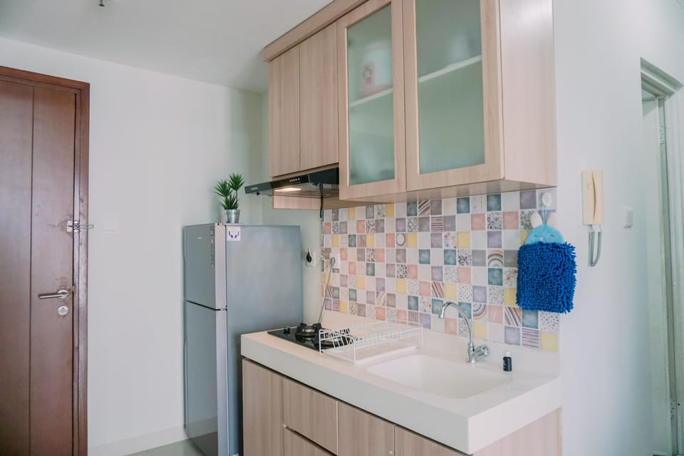 Apartment | Private kitchen | Fridge, stovetop, rice cooker, dining table