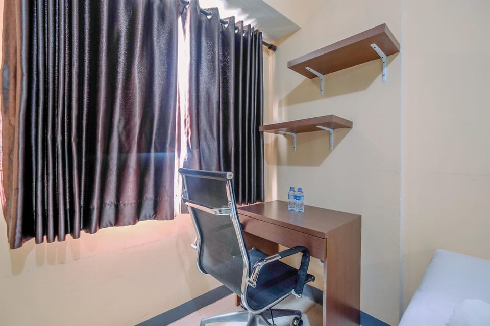 Studio | Desk